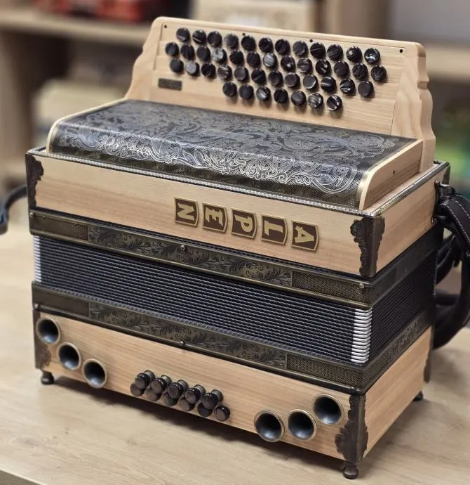 Rabljena harmonika Alpen Artist C-F-B 38 – fotografija 2