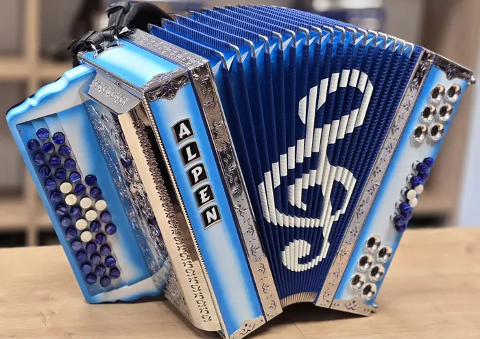 Nova harmonika Alpen B-Es-As 38