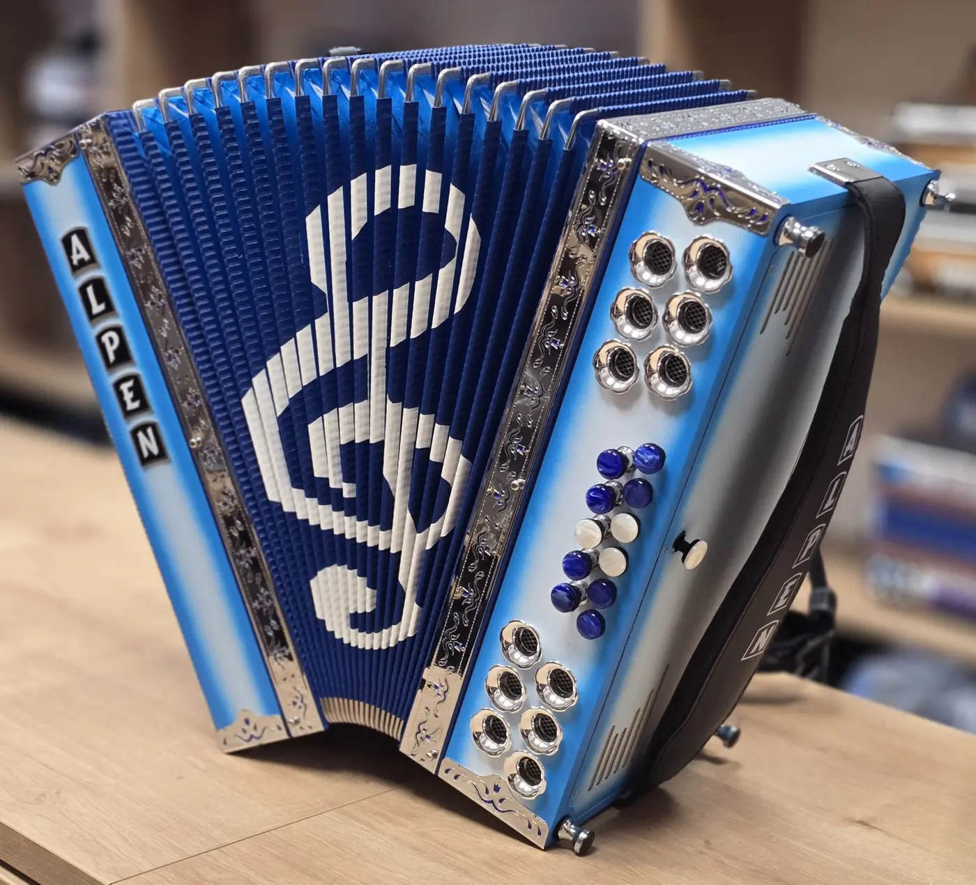 Nova harmonika Alpen B-Es-As 38 – fotografija 3