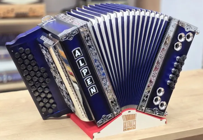 Nova harmonika Alpen ( C-F-B 30