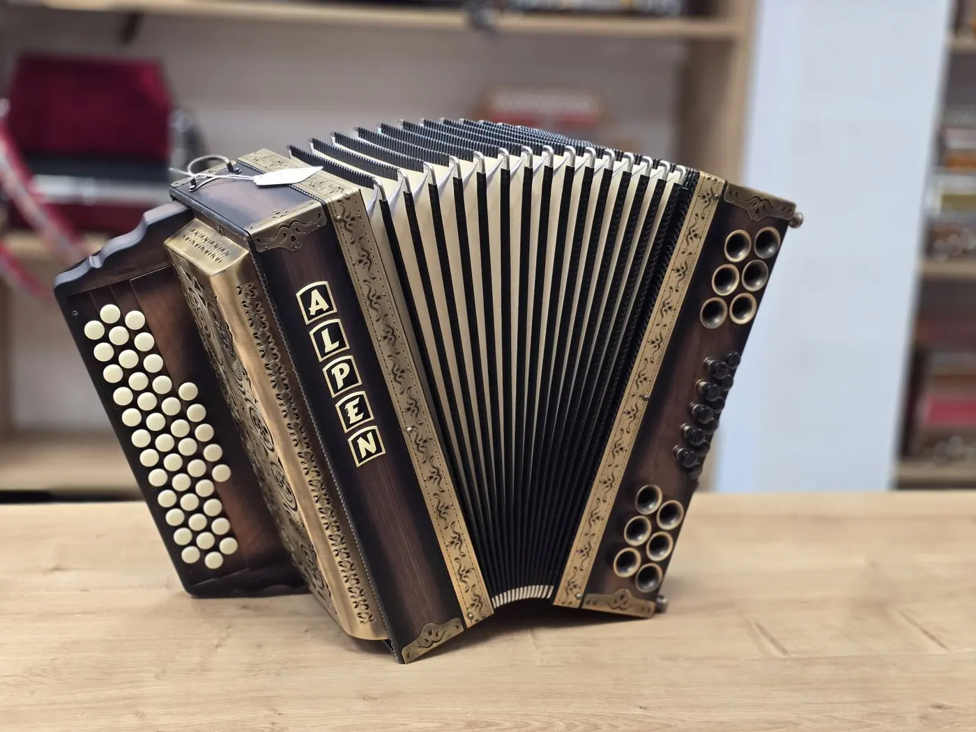 Nova harmonika Alpen C-F-B 38 — nove na zalogi – fotografija 12