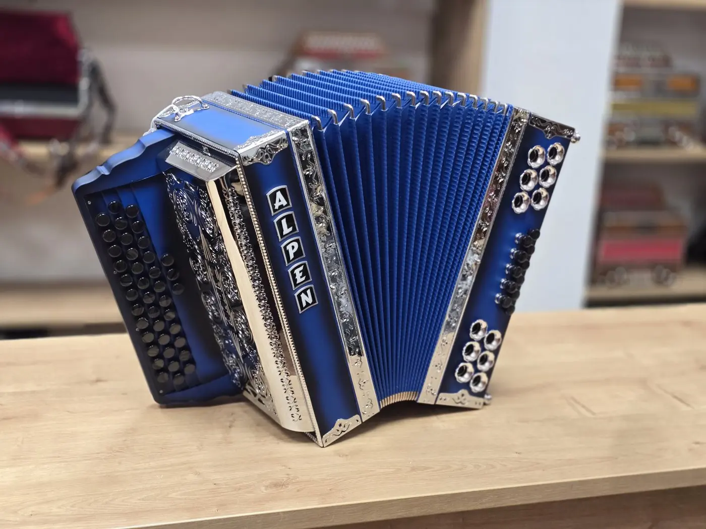 Nova harmonika Alpen C-F-B 38 — nove na zalogi – fotografija 13