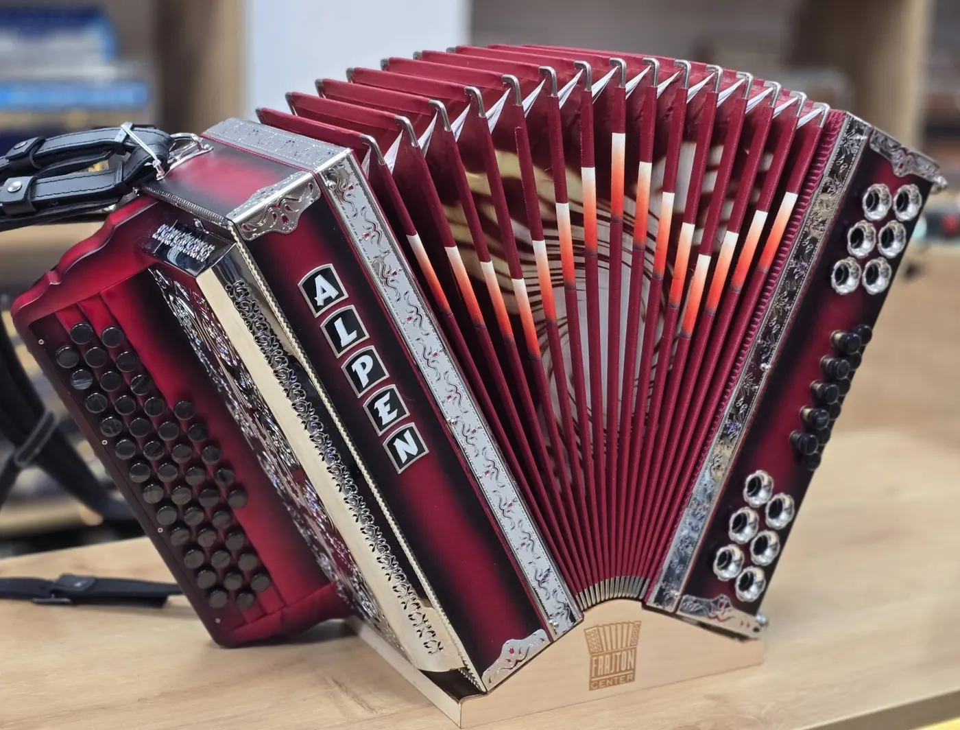 Nova harmonika Alpen C-F-B 38 — nove na zalogi – fotografija 2