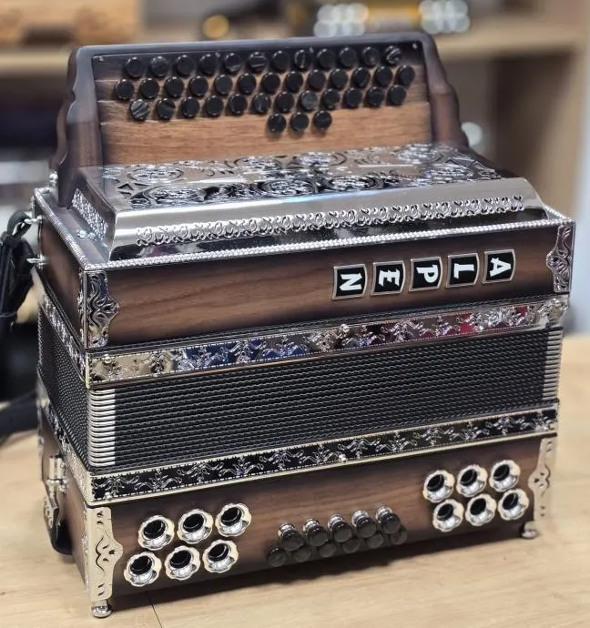 Nova harmonika Alpen C-F-B 38 – fotografija 3