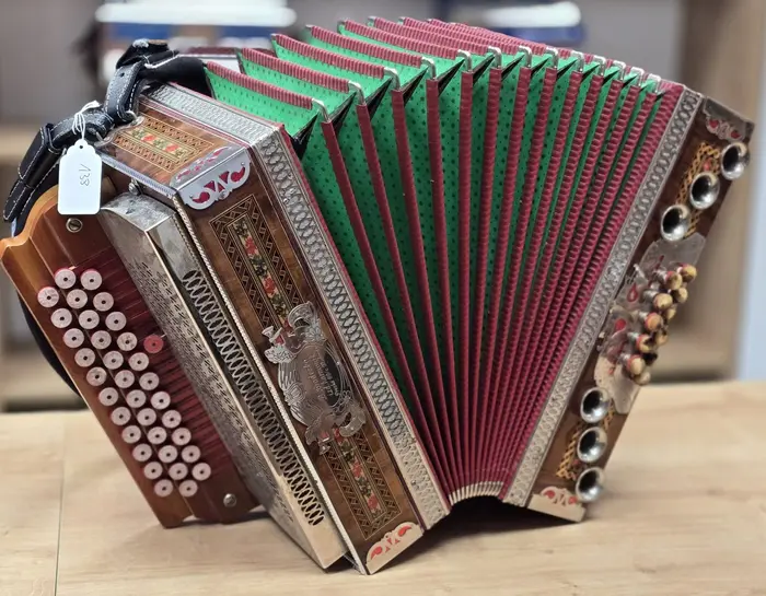 Rabljena harmonika Bradeško B-Es-As