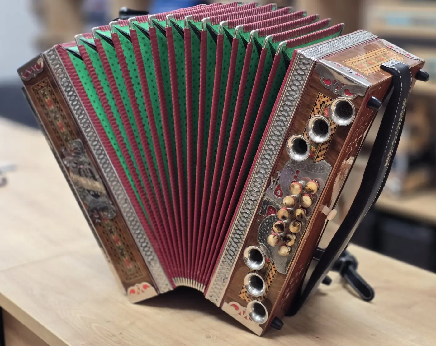 Rabljena harmonika Bradeško B-Es-As – fotografija 3