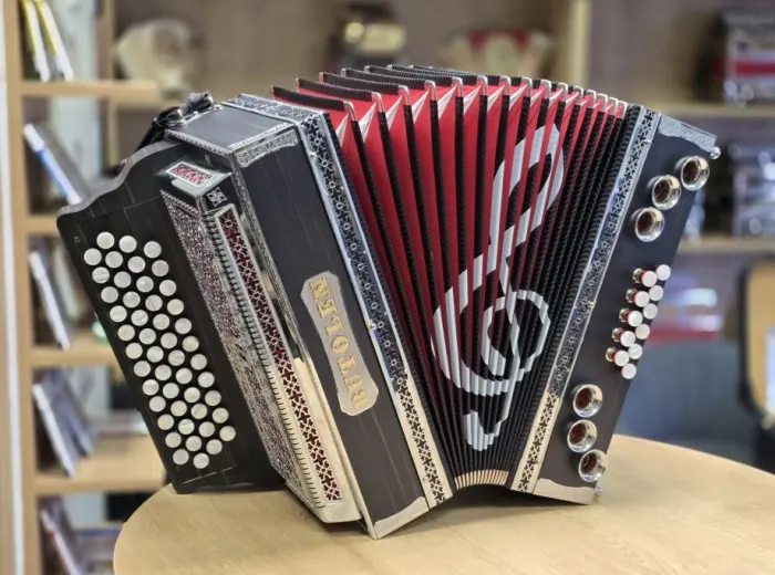 Rabljena harmonika Butolen H-E-A 38