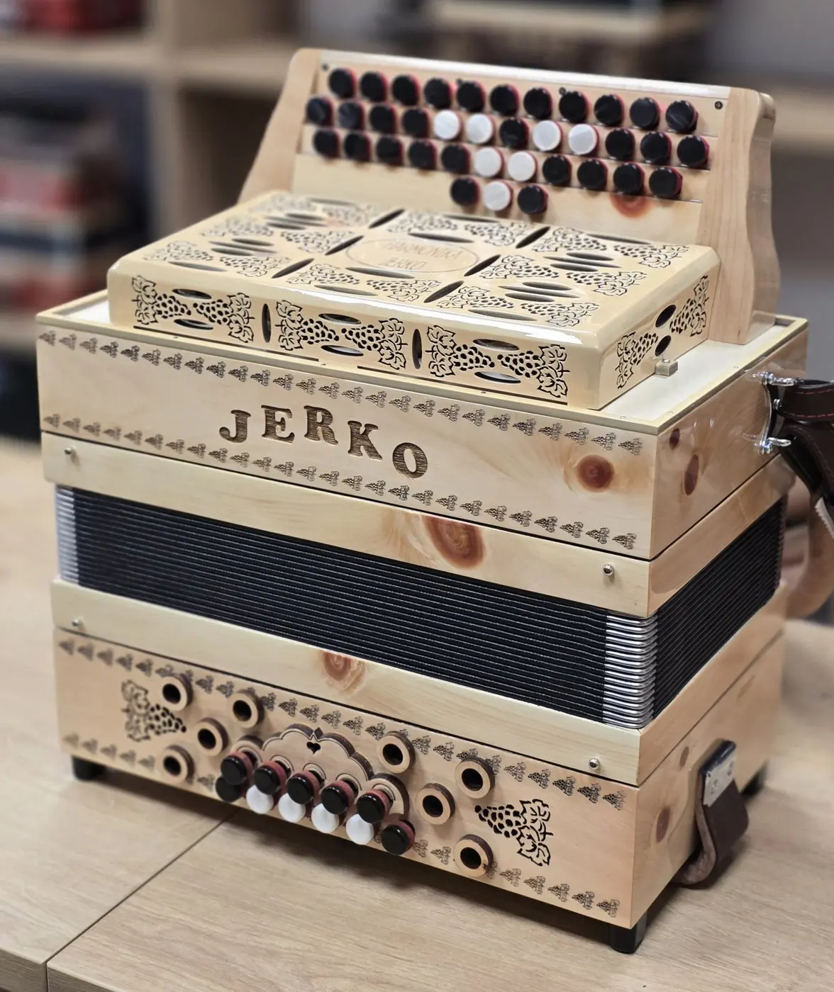 Nova harmonika Jerko C-F-B 34 – fotografija 2