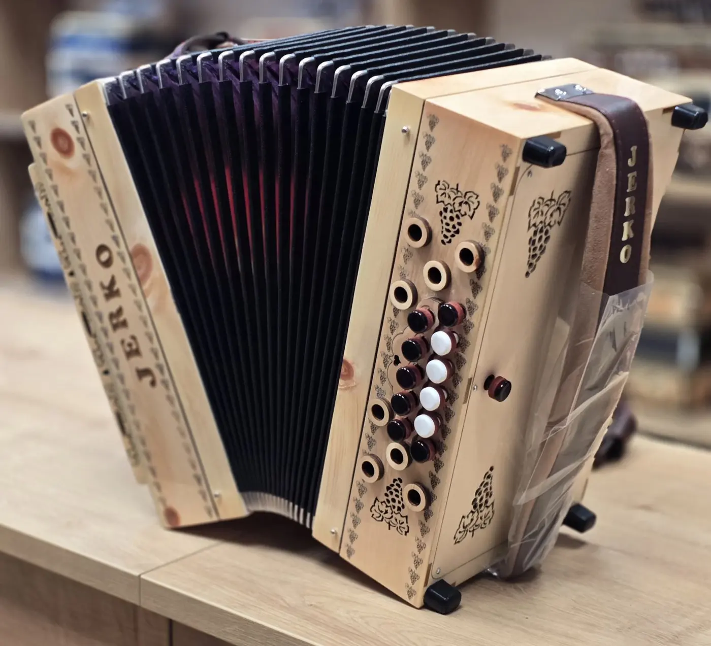 Nova harmonika Jerko C-F-B 34 – fotografija 6