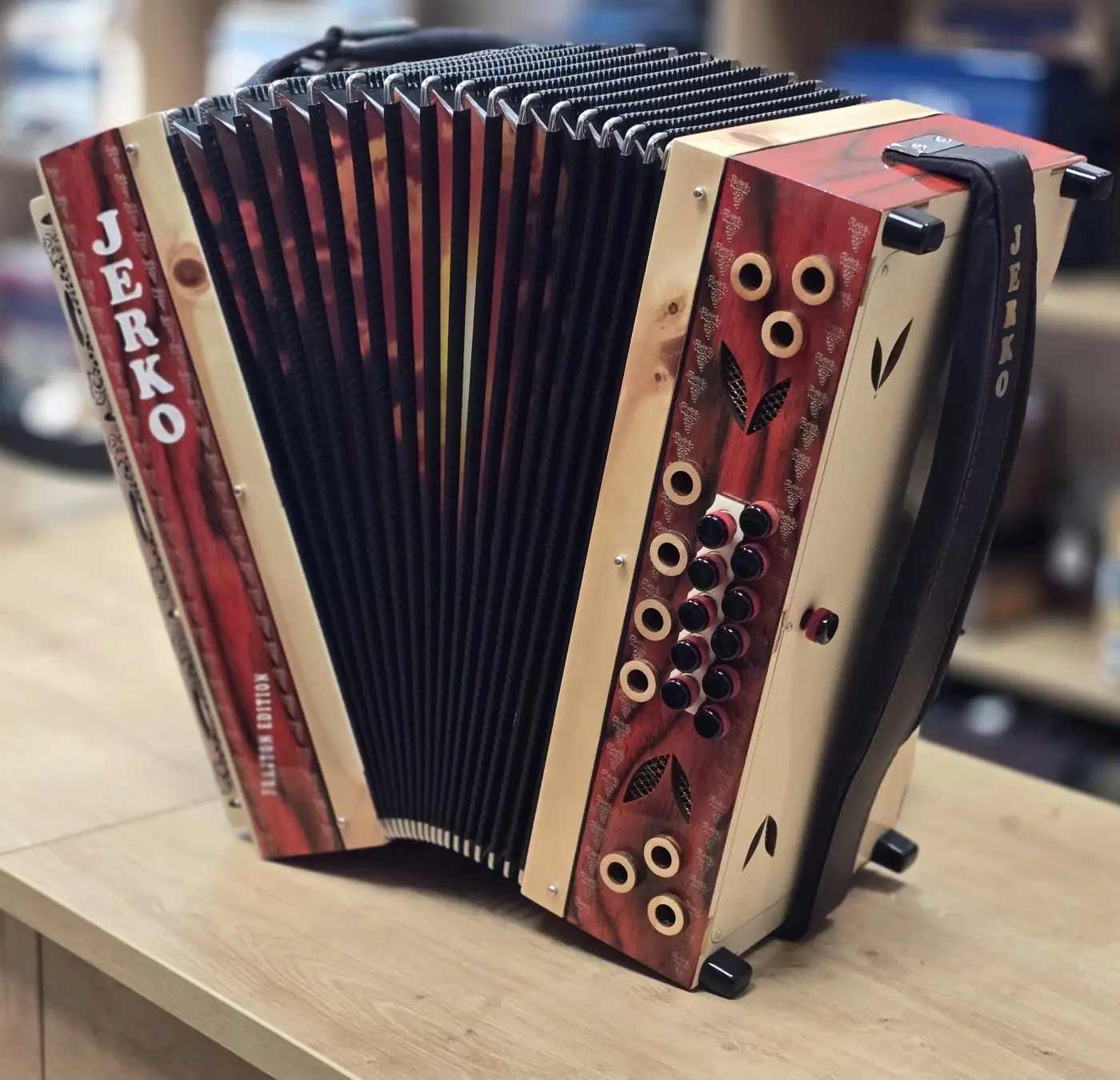 Nova harmonika Jerko C-F-B 38 – fotografija 2