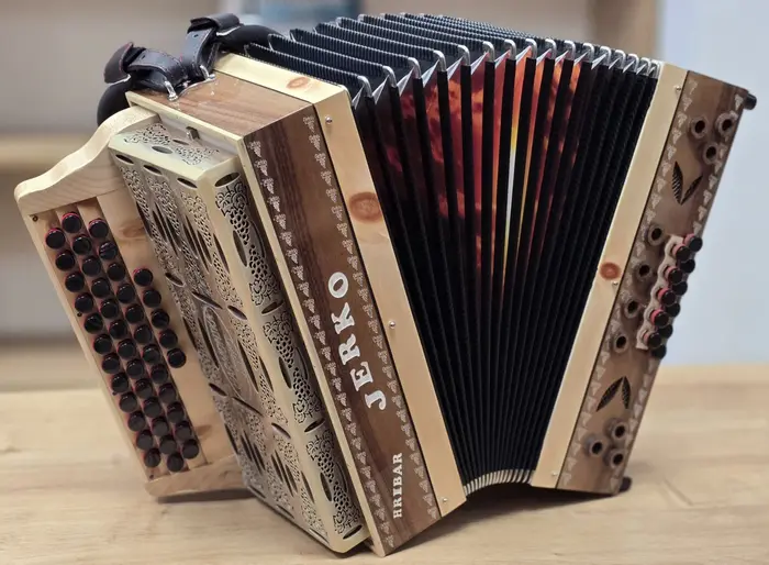 Nova harmonika Jerko Cis-Fis-H 38