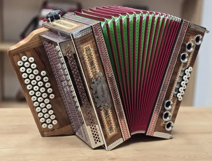 Rabljena harmonika Primus B-Es-As 38