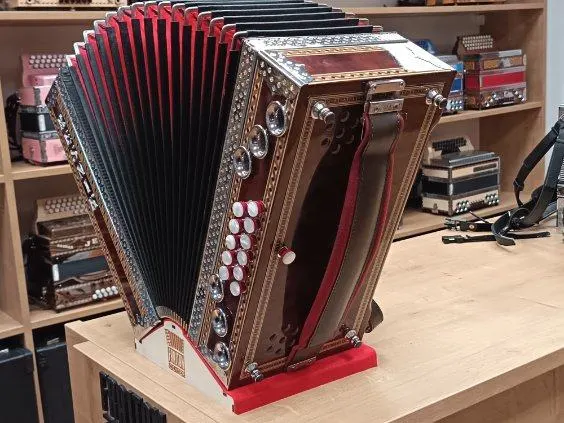 Rabljena harmonika Resnik C-F-B 38 – fotografija 4