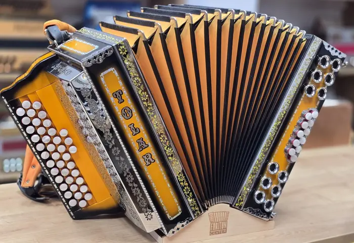 Rabljena harmonika Tolar B-Es-As 38